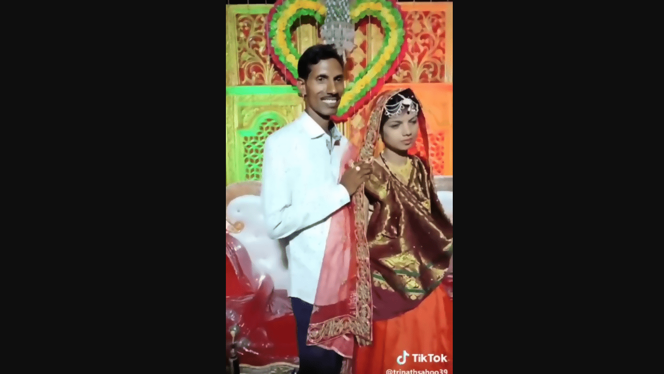 Newly Married Desi Girl Fucked By Husband On Suhagraat XXX Video
