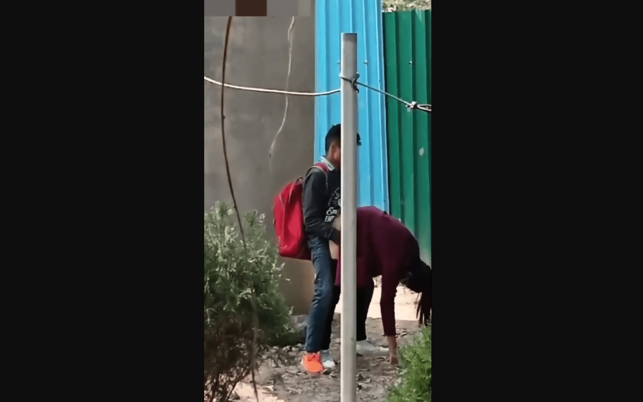 Desi Girl Sucking BF’s Dick & Quick Fucking Outdoor Sex