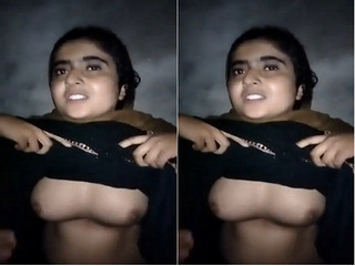 Horny Pakistani Wife Shows Boobs and Pussy