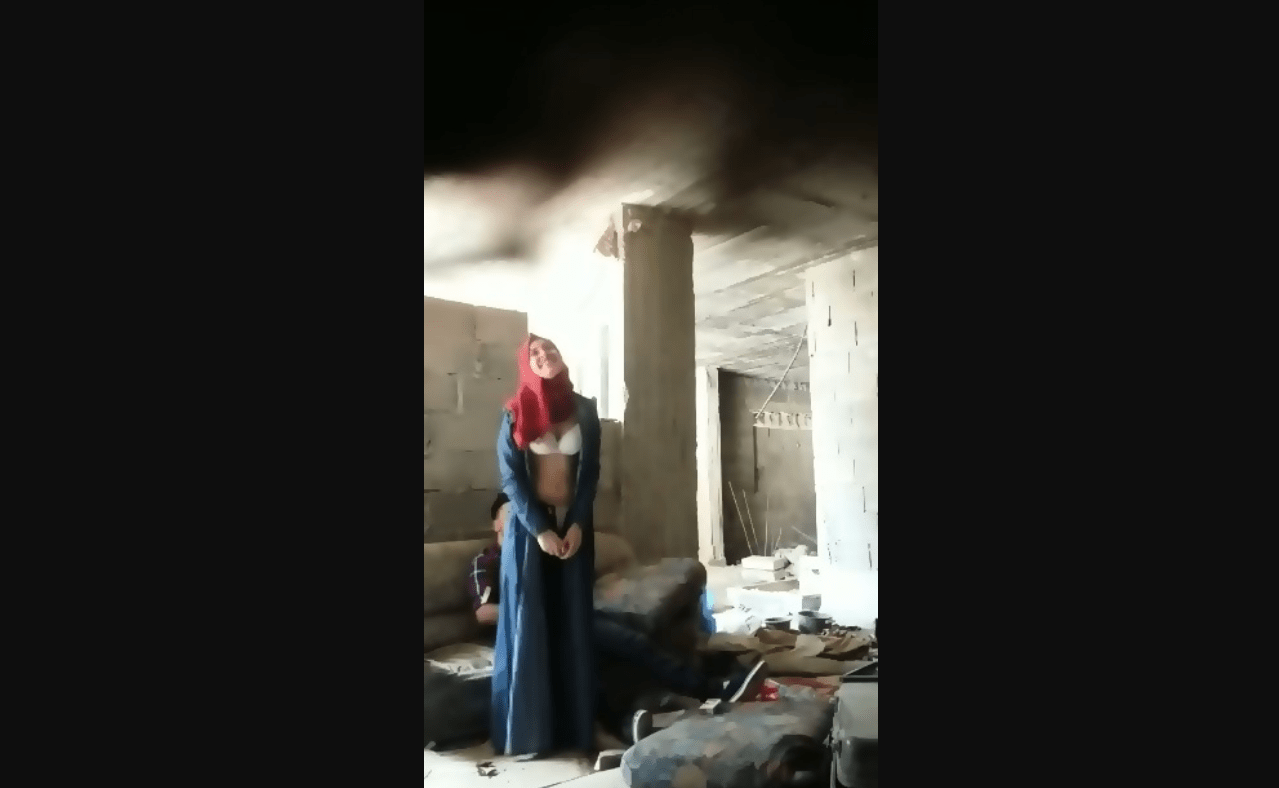 Pakistani Girl Fucked By Her Bf in Public XXX Video
