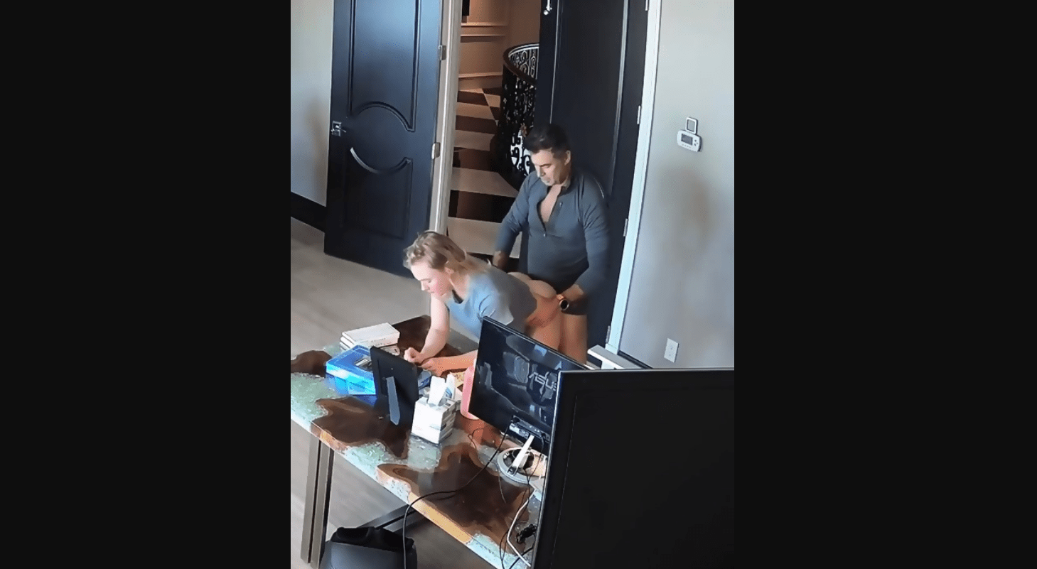 Businessman Sex With His Secretary Viral XX